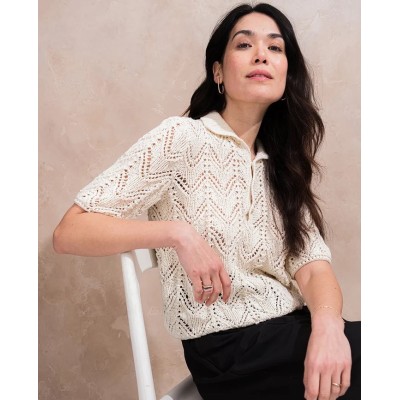 N°273 : FEMME TRICOT PLEIN ETE