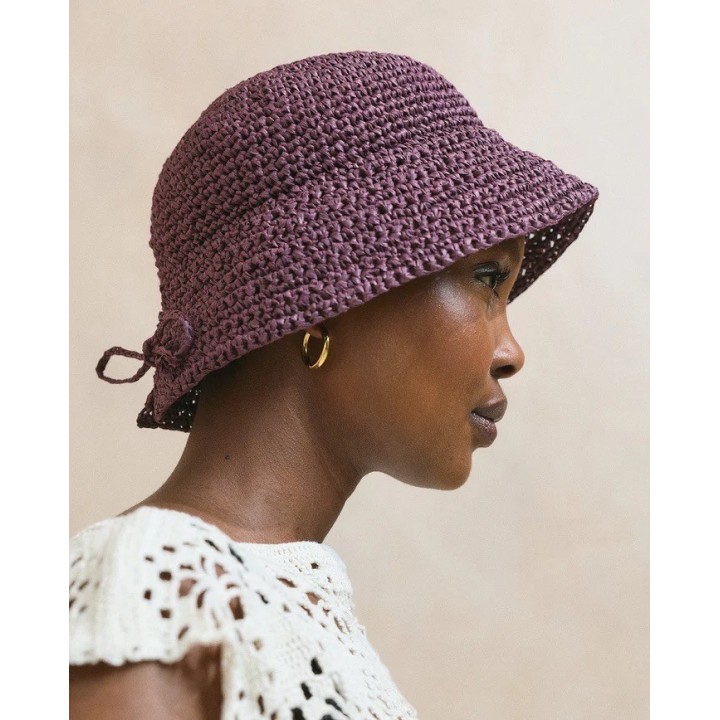 N°272 : FEMME CROCHET (édition française)