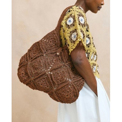 N°272 : FEMME CROCHET