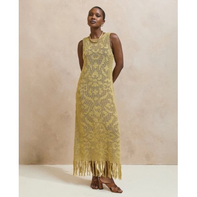 N°272 : FEMME CROCHET