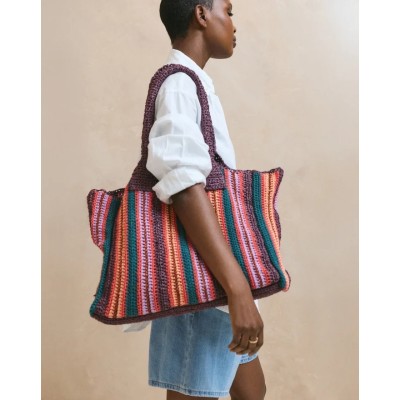 N°272 : FEMME CROCHET